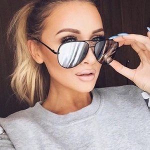 QUAY AUS x Desi Perkins High Key Sunglasses